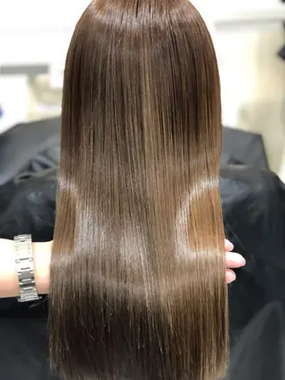 ミディアム ディレクター ノナカのヘアスタイル