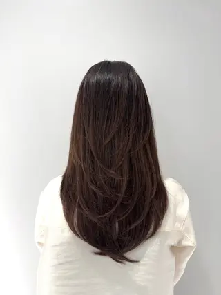 ロング 井上 育海のヘアスタイル