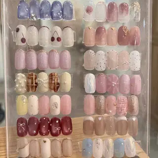 ネイル SHIORI🐈‍⬛ 韓国⌇ワンホンネイルのネイルデザイン