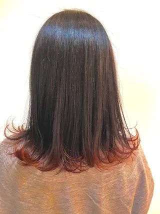 ミディアム カラー よこもり あいのヘアスタイル