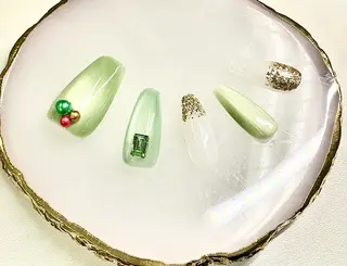 ネイル Queeens nailのネイルデザイン