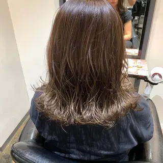 ミディアム カラー UMEDA FIGAROのヘアスタイル
