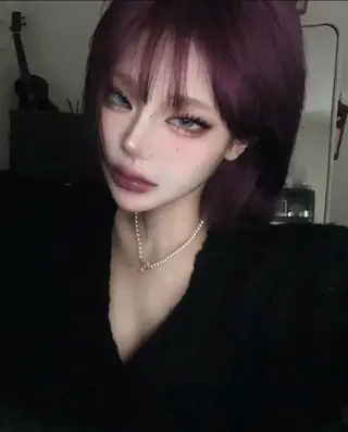 ロング 𝑲𝑶𝑲𝑶🦋 暖色ワンホン🌹💋のヘアスタイル