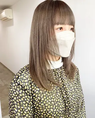 セミロング 刀根 梓織のヘアスタイル