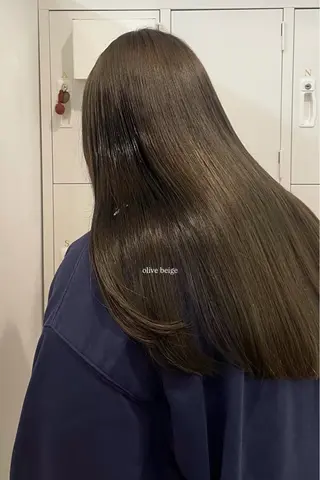 ロング カラー H女性専用サロン梅田所属・伊澤 紗弥のヘアスタイル