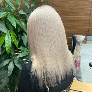 ミディアム カラー ショート/ウルフ カットモデル募集のヘアスタイル