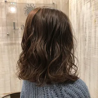 ミディアム 今井 悠菜のヘアスタイル