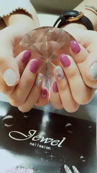 ネイル ＪＥＷＥＬ ＮＡＩＬのネイルデザイン