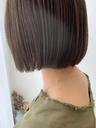 ミディアム カラー fio マナミのヘアスタイル
