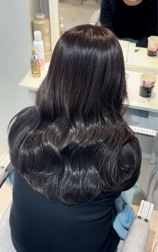 カラー 塚本 希来のヘアスタイル
