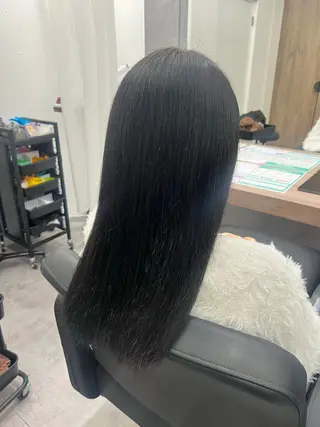 ロング はる 「モデル募集中」のヘアスタイル