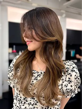 ロング 【レイヤーカット】 キサヌキミワのヘアスタイル