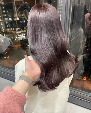 ロング タマシロカリン 艶カラー/レイヤーのヘアスタイル