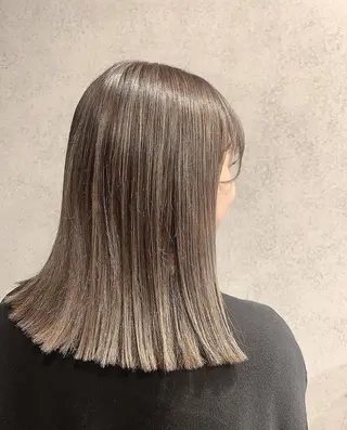 セミロング 大塚 美緒のヘアスタイル