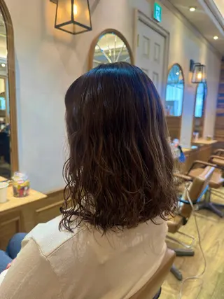 ミディアム パーマ 透明感カラー💜 モテ髪 空陽💙のヘアスタイル