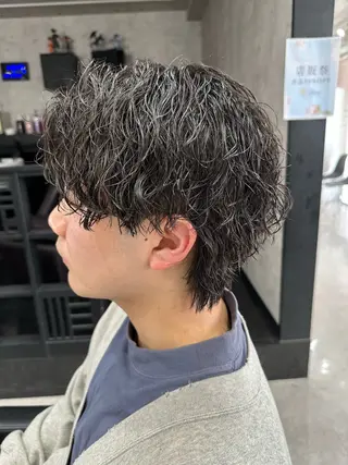 ショート パーマ メンズ ユウ🪄 パーマ指名No1のヘアスタイル