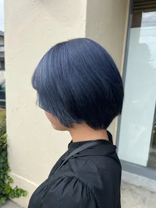 ショート カラー cyan Amiのヘアスタイル