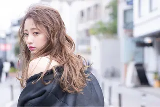 ミディアム カラー パーマ ヘアアレンジ 顔周りカット・相談 レイヤーも◎しずくのヘアスタイル