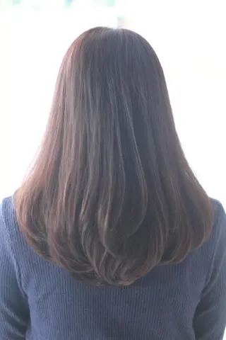ミディアム Director金野 麻衣子のヘアスタイル