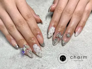 ネイル ネイルルーム チャームのネイルデザイン