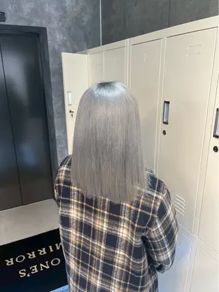 セミロング カラー 🌈推し活ハイトーン 💫荒川結星のヘアスタイル