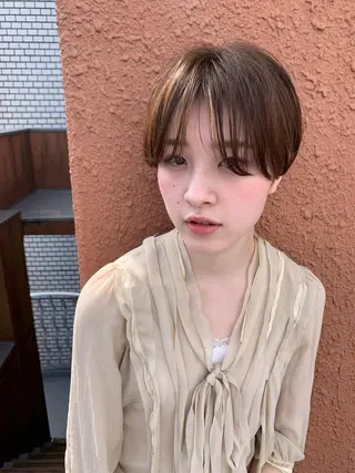 ショート カラー 大人可愛いレイヤー 大田のヘアスタイル