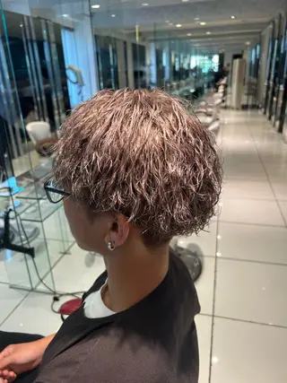 ショート カラー パーマ 小沼 正悟のヘアスタイル