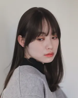 ロング カラー Le'a銀座所属・前髪/顔周り /レイヤー/秋山 元のヘアスタイル