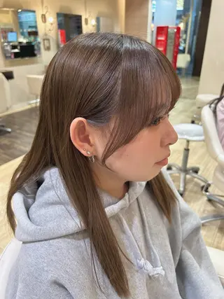 ミディアム わかまつ　ももみ 🕊️/顔周りカットのヘアスタイル