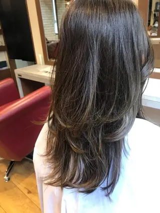 セミロング いのうえ みわこのヘアスタイル