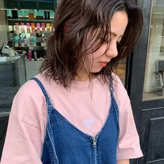 セミロング SAKINO. ベージュカラーのヘアスタイル