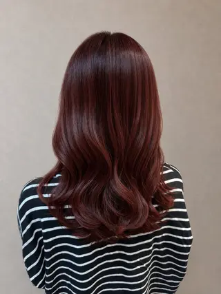 セミロング カラー 山口 彩乃のヘアスタイル