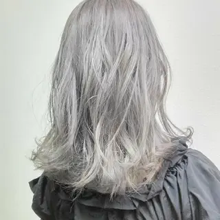 カラー ミディアム ライブトレア YOSHIKIのヘアスタイル