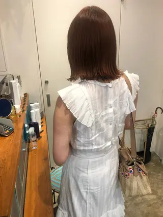 ミディアム カラー MIOベージュカラー 柔らかいカラーのヘアスタイル