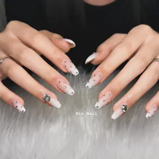 ネイル Hin Nailsのネイルデザイン