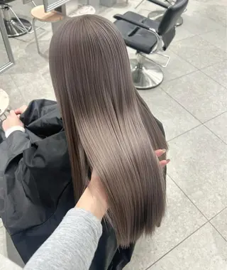 ロング カラー PELE ハイトーン RIMUのヘアスタイル