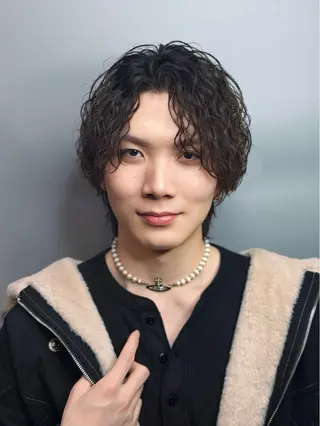 ミディアム パーマ メンズ 米澤 流星のヘアスタイル