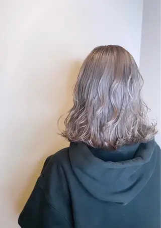 ショート カラー ブリーチ👩🦳/ ✂︎MANAMIのヘアスタイル
