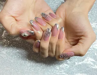 ネイル VIERU 🌈🎀💖のネイルデザイン