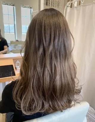 ロング 酸性ストレート/ブリ ーチなしWカラー河本のヘアスタイル