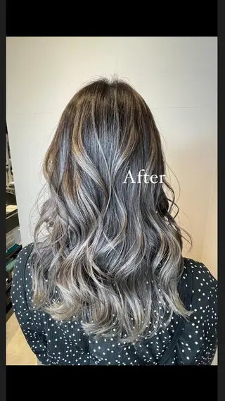 ロング カラー ブリーチ👩🦳/ ✂︎MANAMIのヘアスタイル