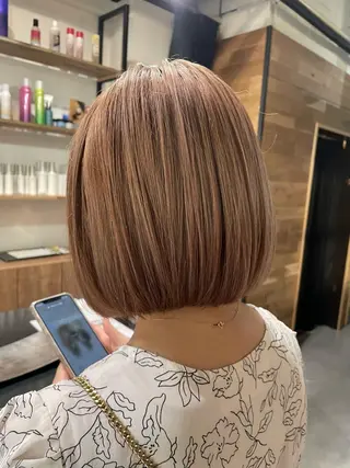 ショート カラー 高梨 菜々のヘアスタイル