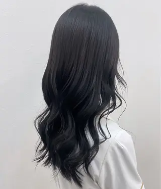 カラー ᴍᴏᴇ ‎ 〈 en. 〉のヘアスタイル