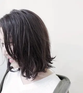 ミディアム 松下 輝璃のヘアスタイル