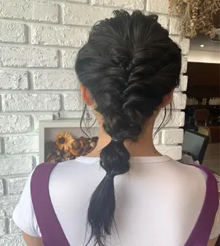 セミロング カラー ヘアアレンジ イワタ マハ/ minim hairのヘアスタイル