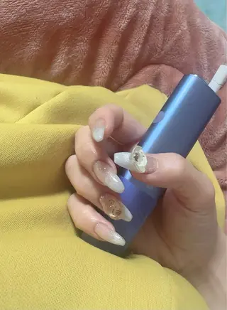 ネイル AOAQUA SHIORIのネイルデザイン