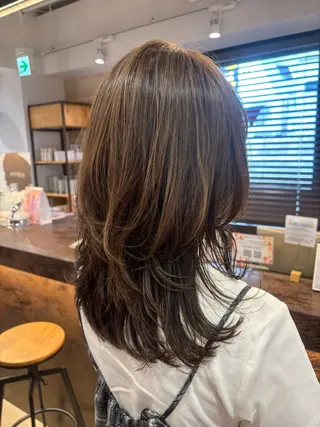 セミロング 髙橋 真香のヘアスタイル