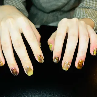 ネイル 光 るいのネイルデザイン