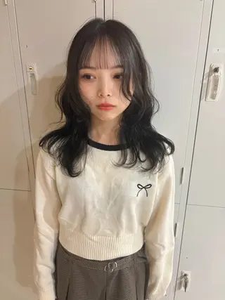 ミディアム Zina京都河原町店所属・透明感ベージュカラー yumekaのヘアスタイル