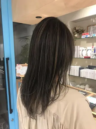 セミロング カラー 三代 ゆりあのヘアスタイル